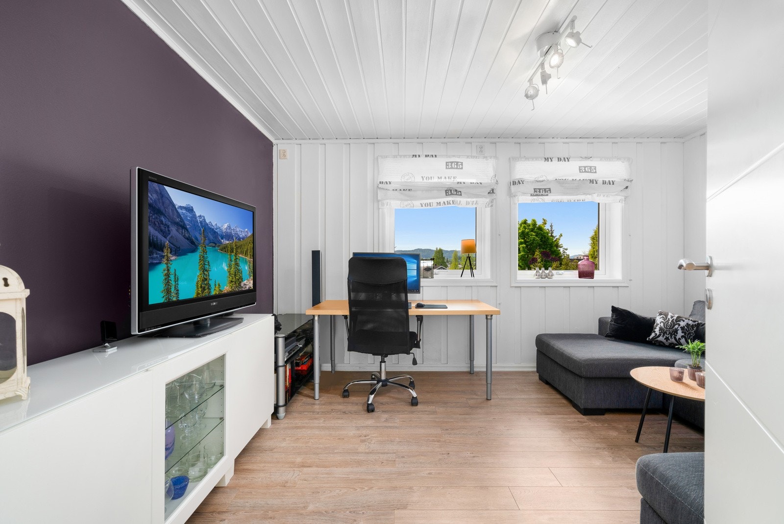 Soverom som blir brukt som kjellerstue. Galleribilde