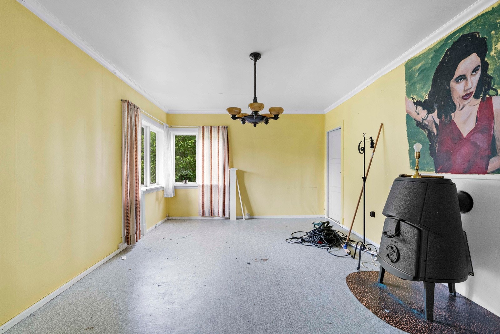 Boligen er innredet med en leilighet i 1.etg. og en i 2.etg. + loft Galleribilde