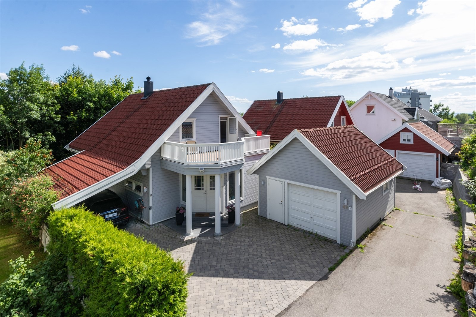 Kaja Olsen v/DNB Eiendom presenterer denne velholdte eneboligen på Tåsen! Galleribilde