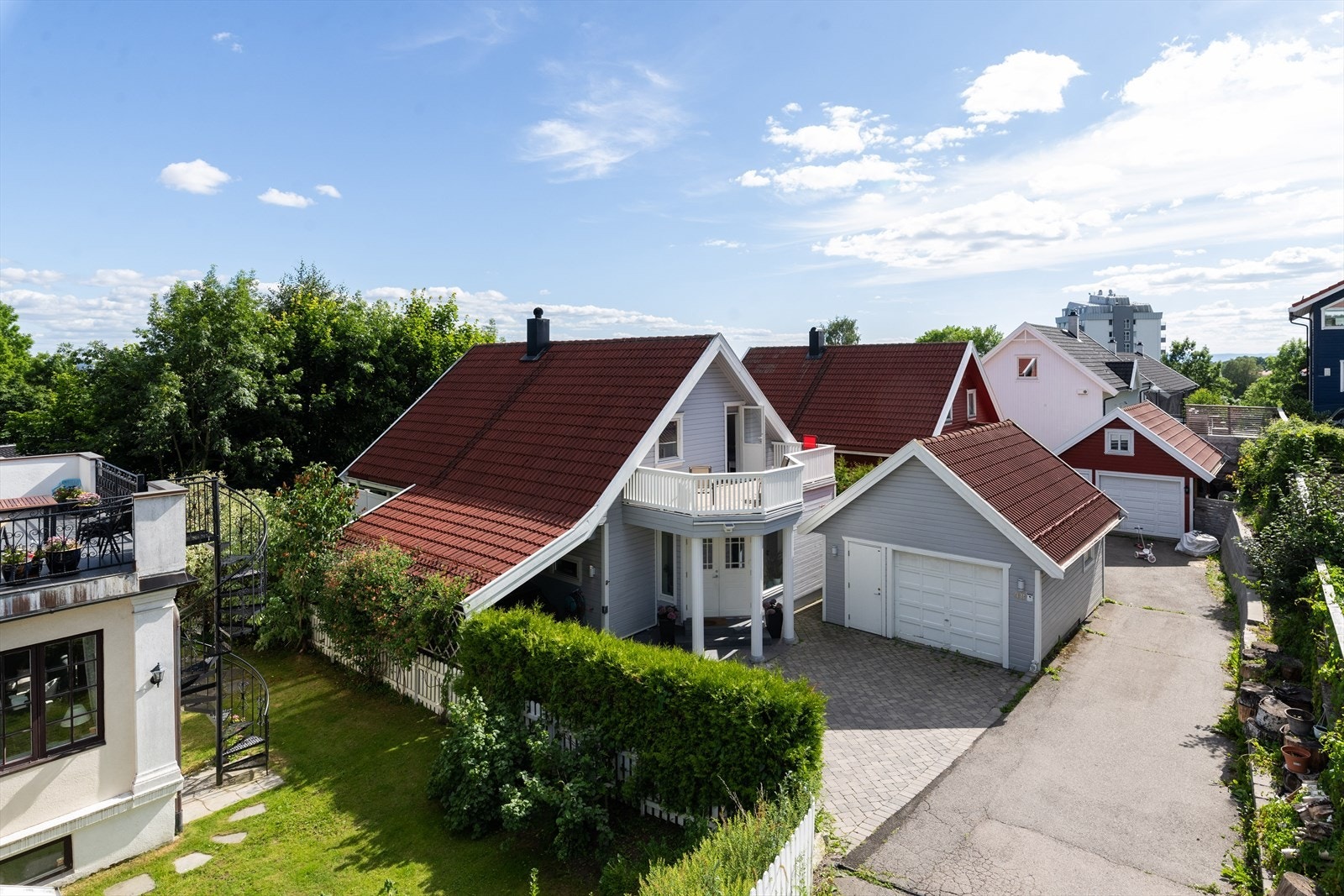 Boligen ligger fint til i et barnevennlig og koselig område Galleribilde