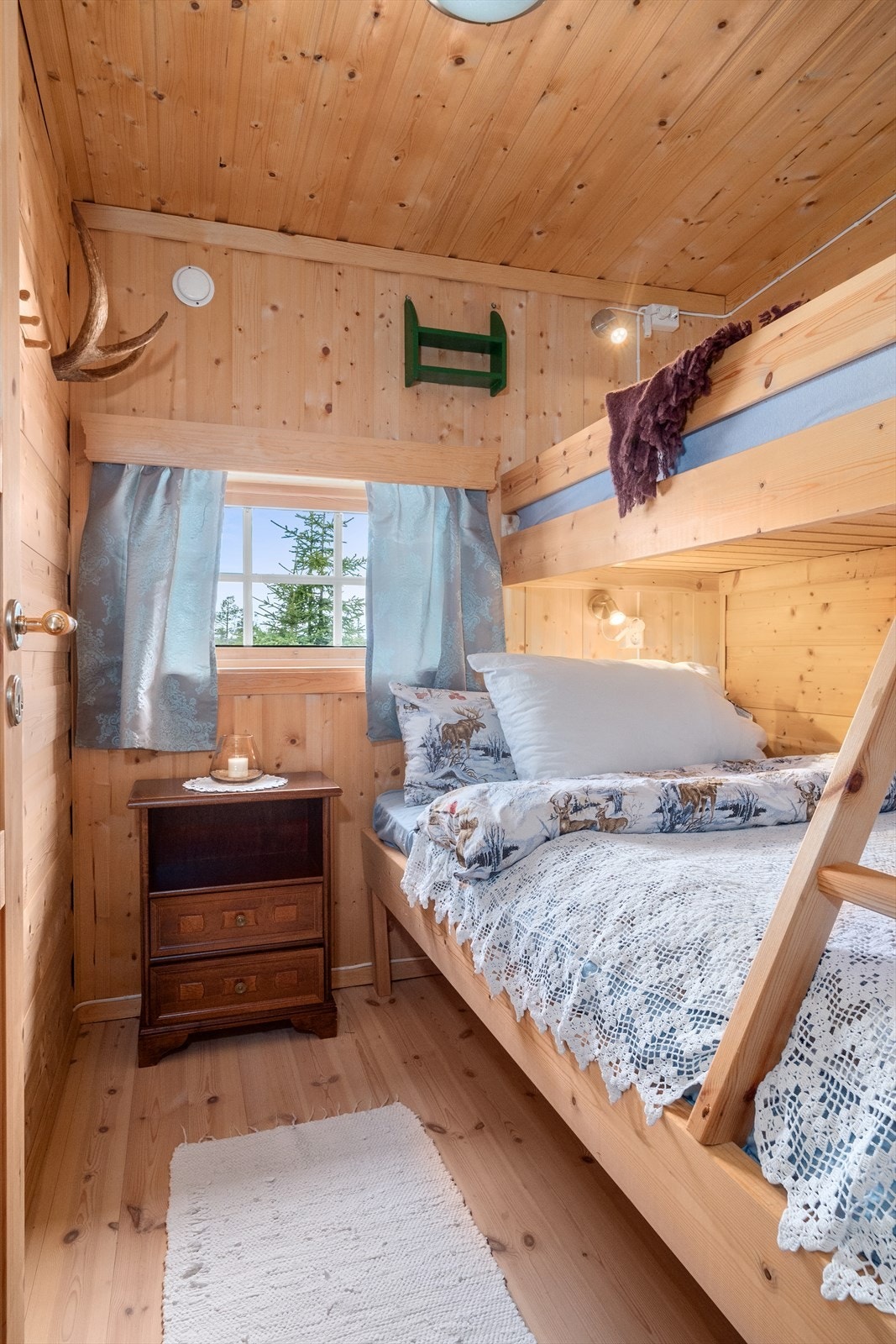 Soverom 2 med køyeseng. Plass til tre. Galleribilde