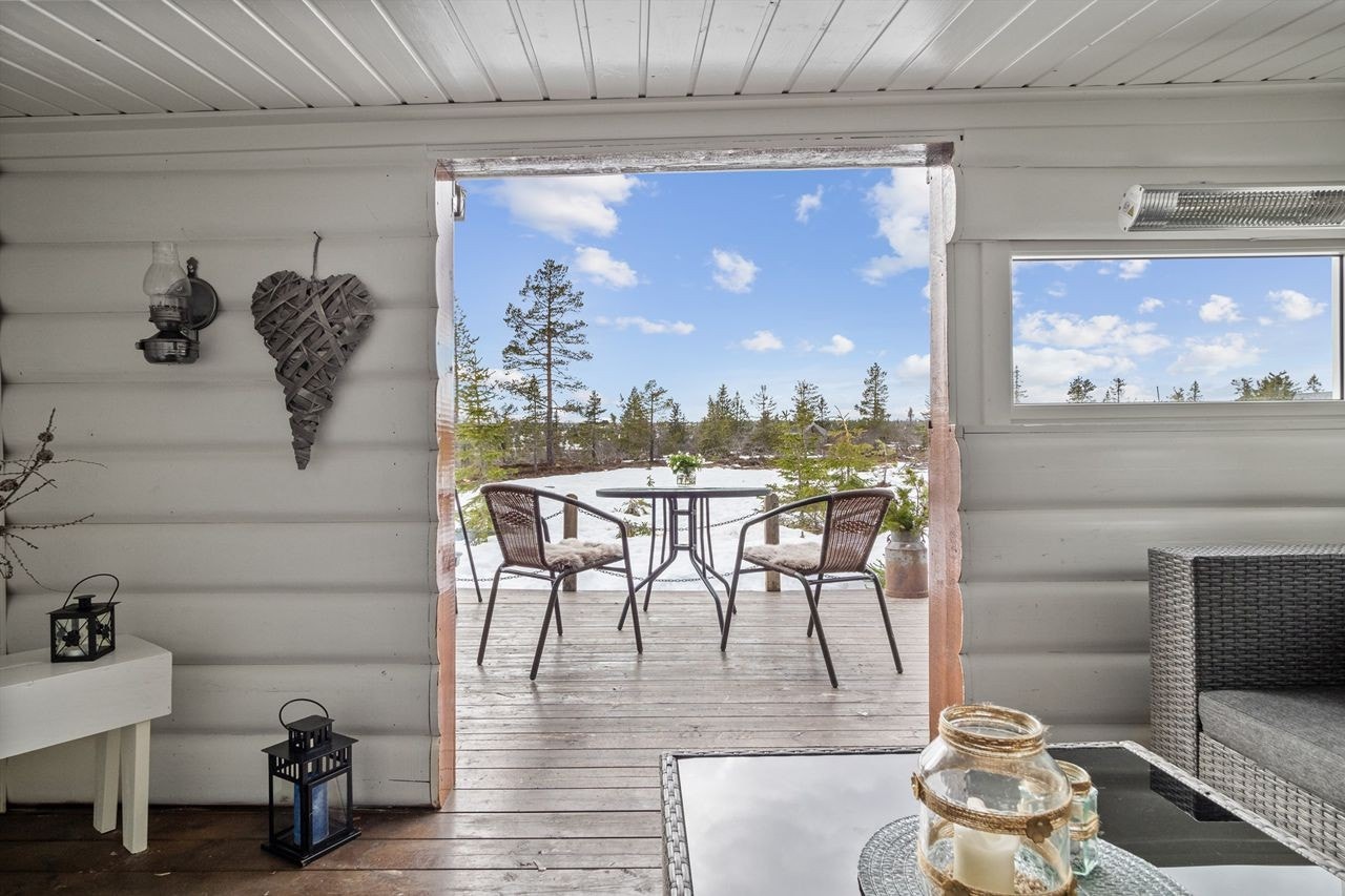 Gapahuk med usjenert utsyn. Galleribilde