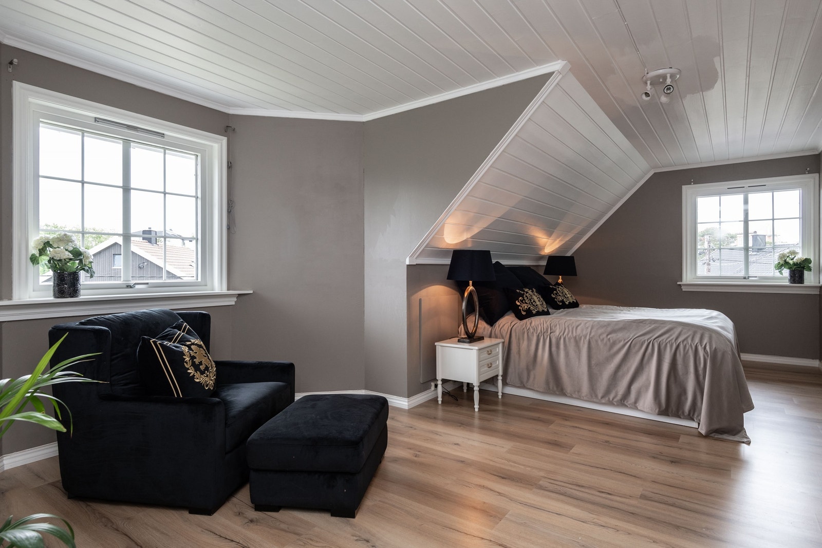 Dette soverommet kan med relativt enkle grep deles i to mindre. Galleribilde