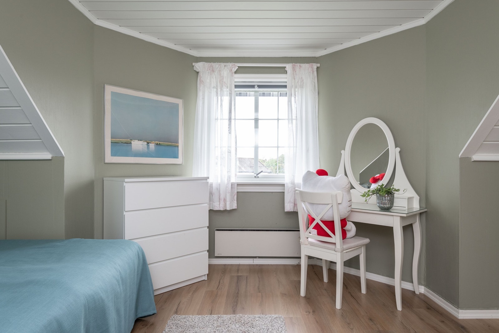 Dette rommet kan også fint benyttes som barnas felles stue for lek og opphold. Galleribilde