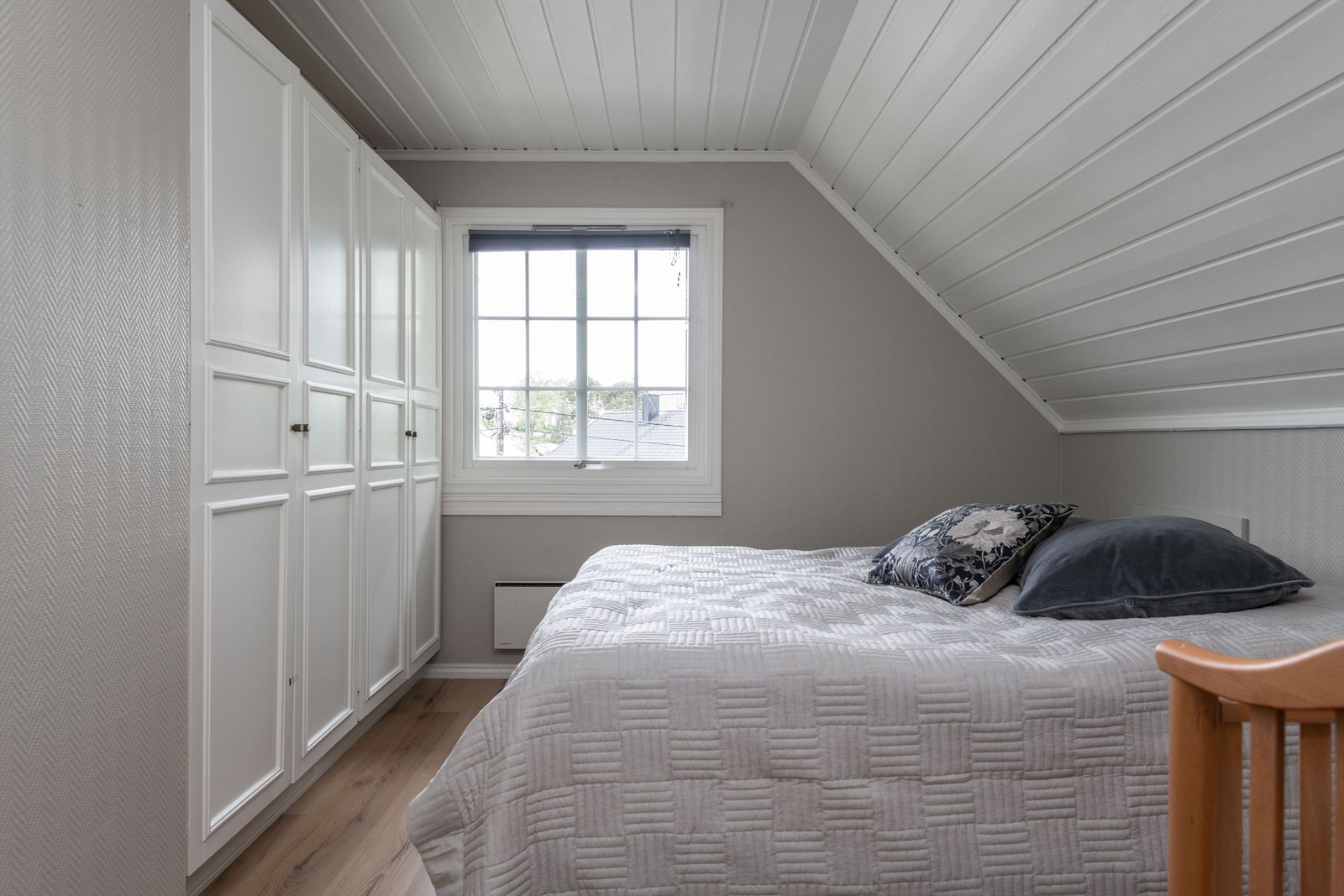 Soverommene er gjennomgående av gode størrelser. Galleribilde