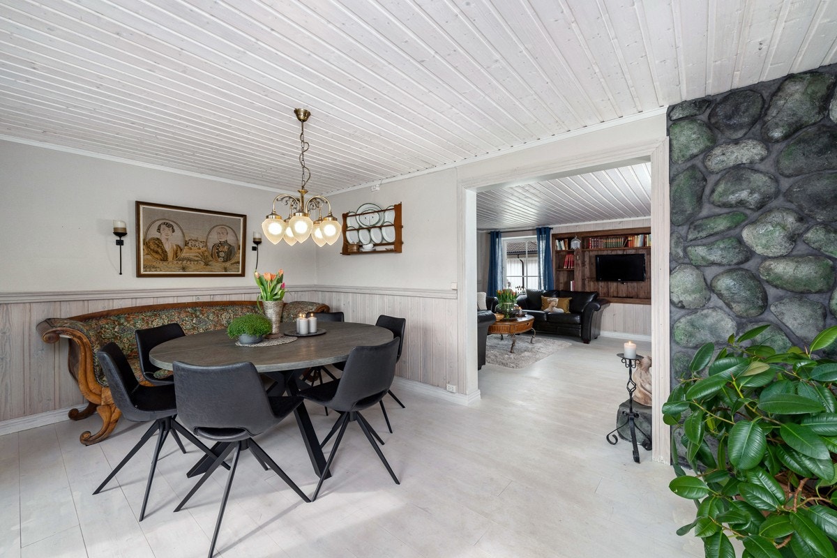 Her er det god plass til å samle familien rundt middagsbordet. Galleribilde