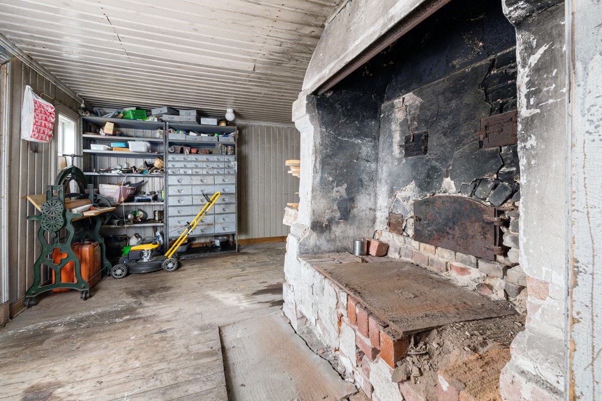 Uthuset. Galleribilde