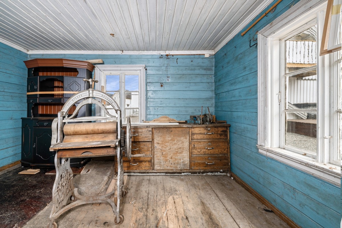 Uthuset. Galleribilde