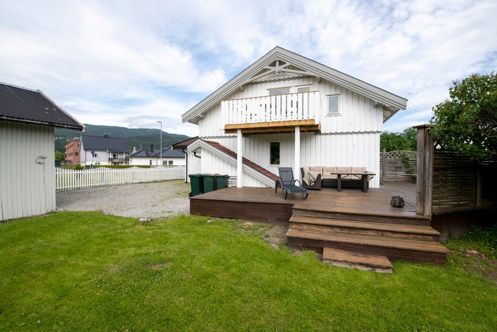 Gårdsplass/hage, Galleribilde