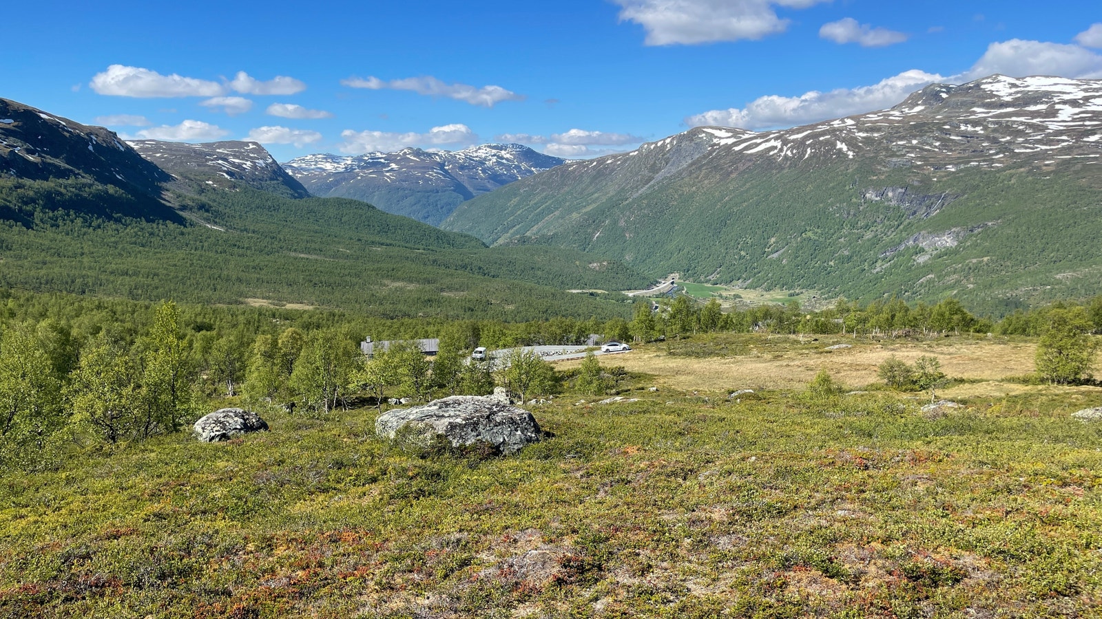 Alle tomtene ligger godt til - både med tanke på utsikt og tilgjengelighet til natur og tur. Galleribilde