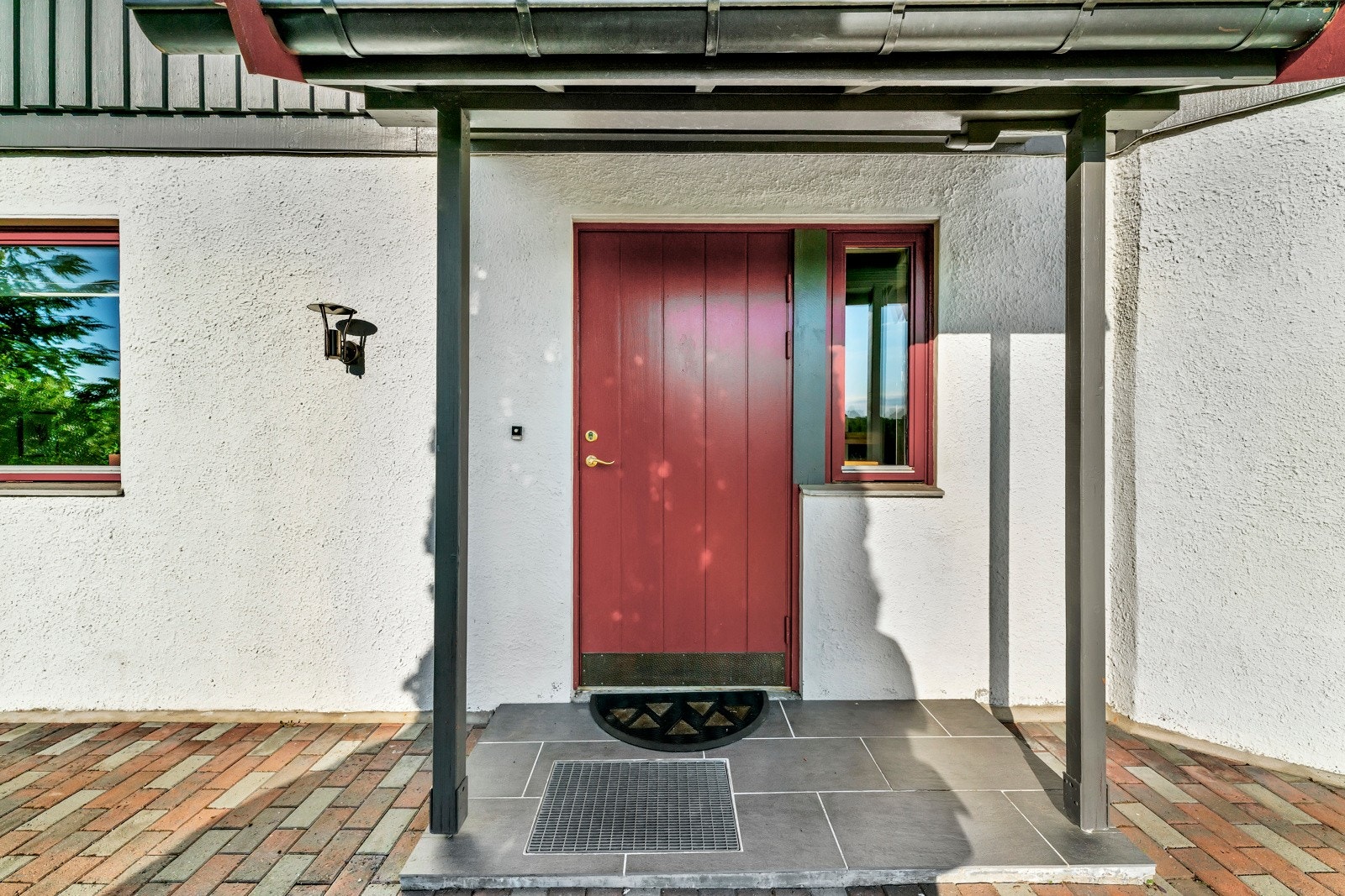 Underetasje med egen inngang Galleribilde