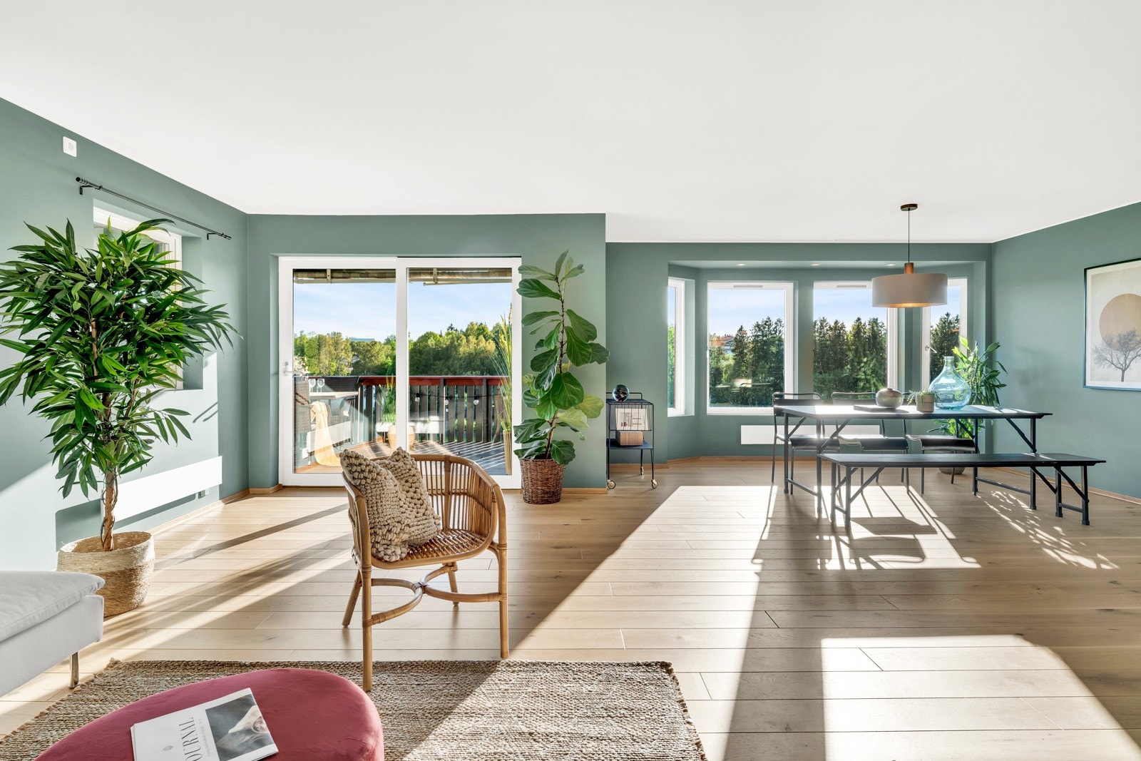 Store vinduer mot vest Galleribilde