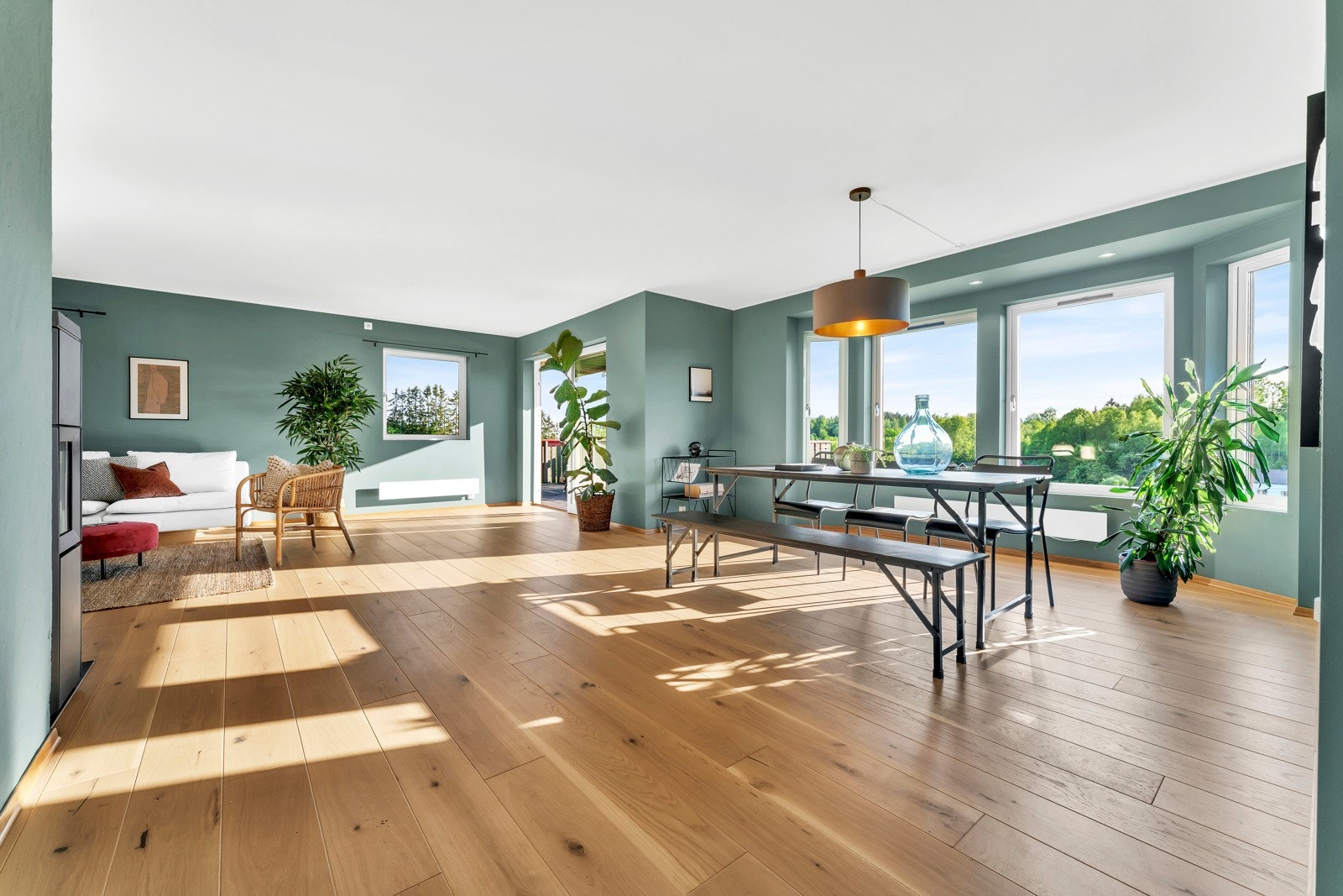 Store stue/spisestue Galleribilde