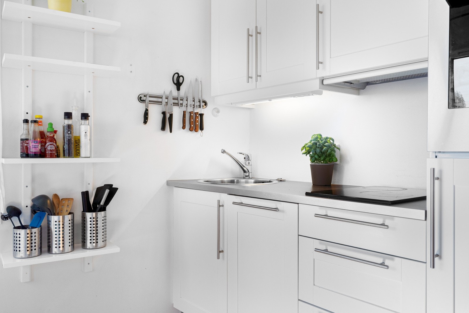 Kjøkkenet fremstår i god stand, uten tegn til avvik og er vurdert til tilstandsgrad 1 av takstmann Galleribilde