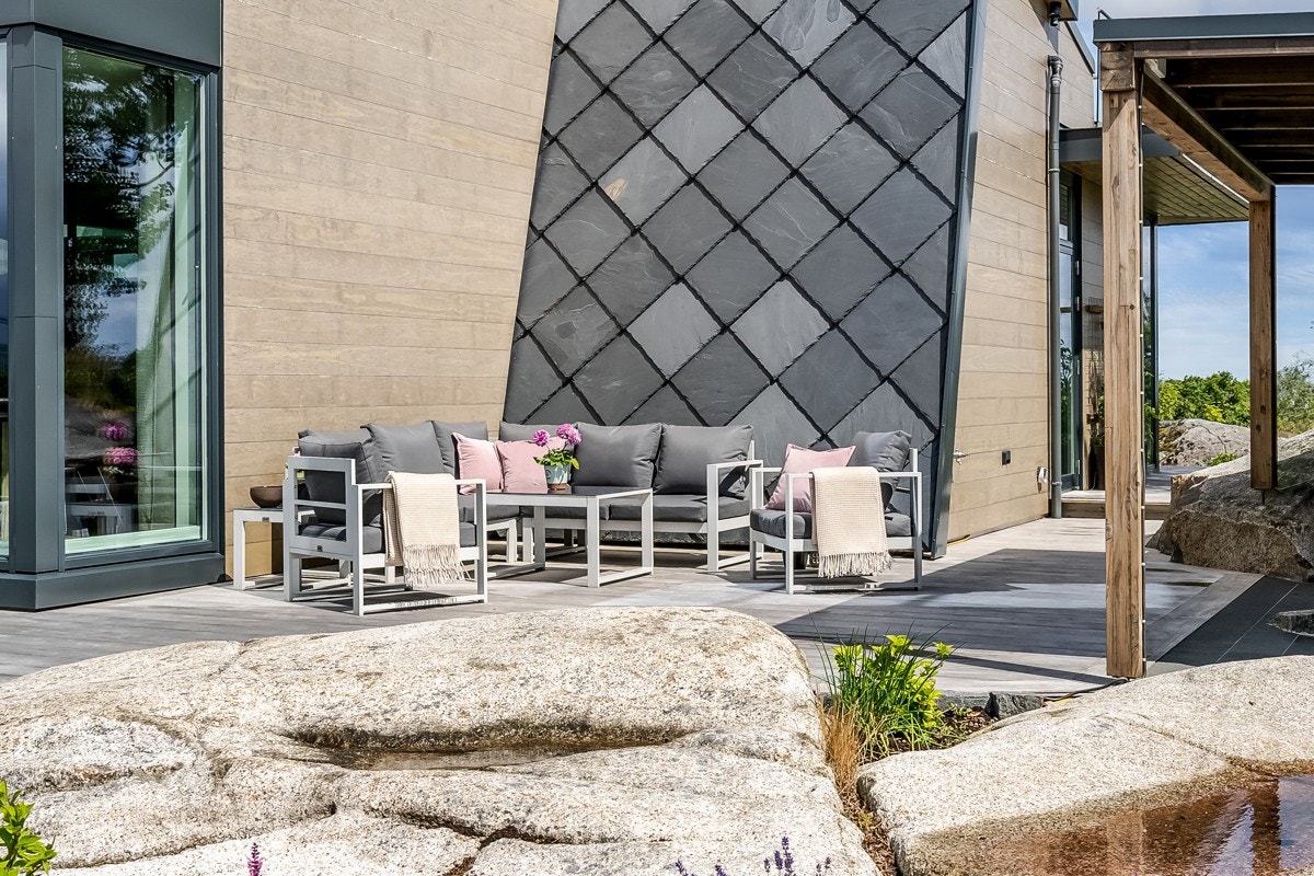 I tillegg til sine mange unike egenskaper og flotte beliggenhet byr denne eiendommen på herlige uteområder. Galleribilde