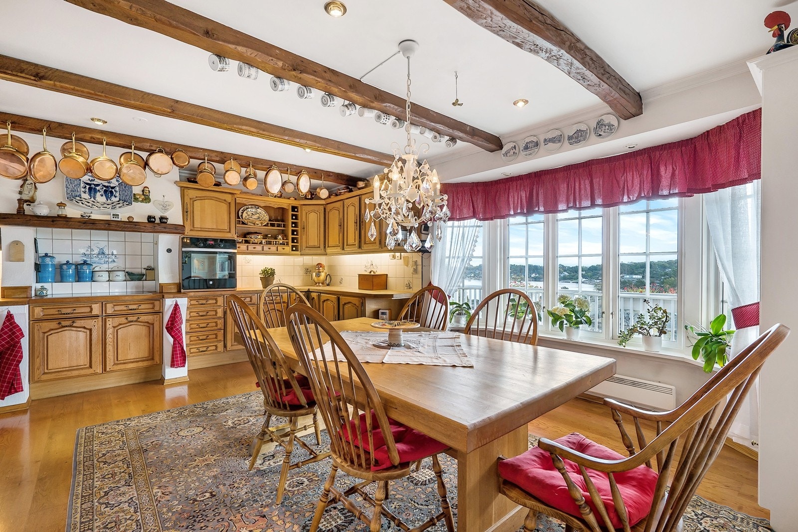 Stort kjøkken Galleribilde