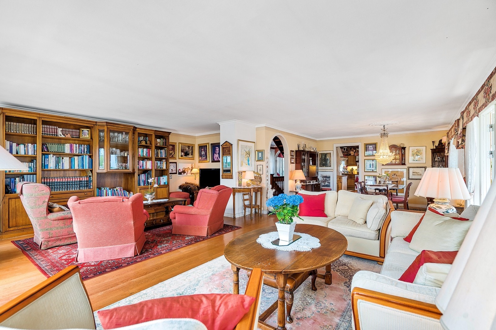 Delikat og smakfull stue Galleribilde