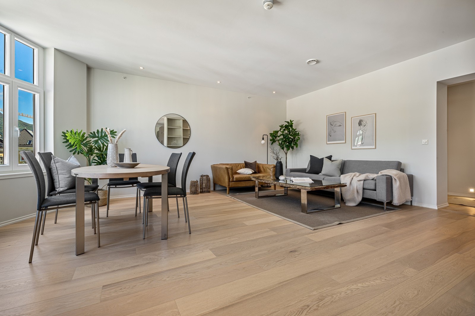 Her har du frodige Nygårdsparken i ryggen, mens du får byen "for dine føtter" i forkant. Galleribilde