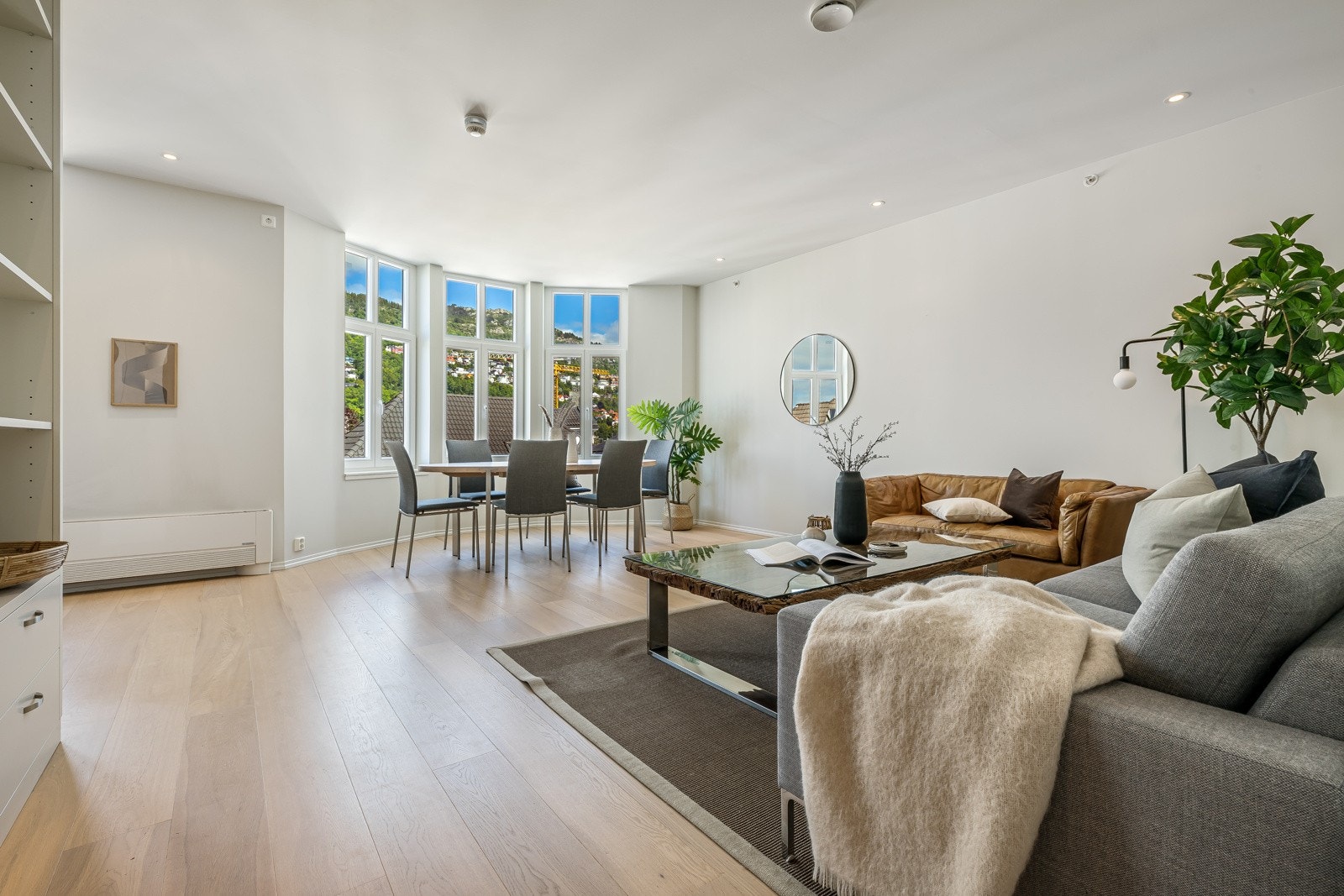 Sentral beliggenhet til tross, selve gaten tilbaketrukket og uten gjennomgående trafikk. Galleribilde