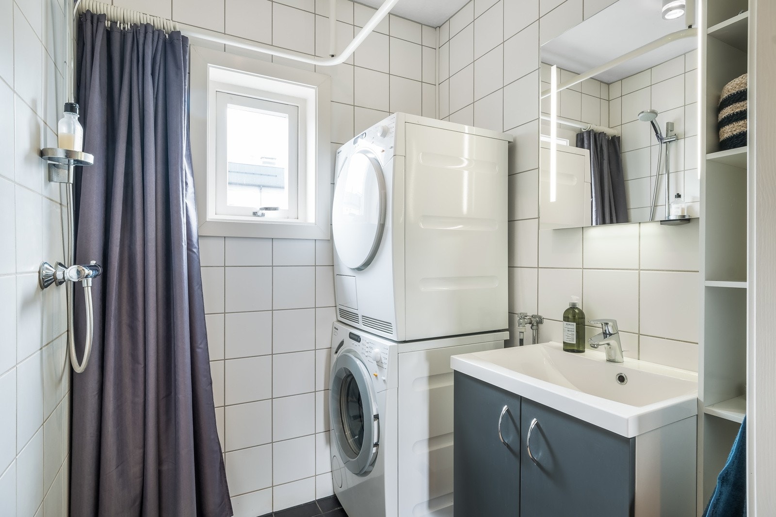 Det er opplegg til vaskemaskin på badet.