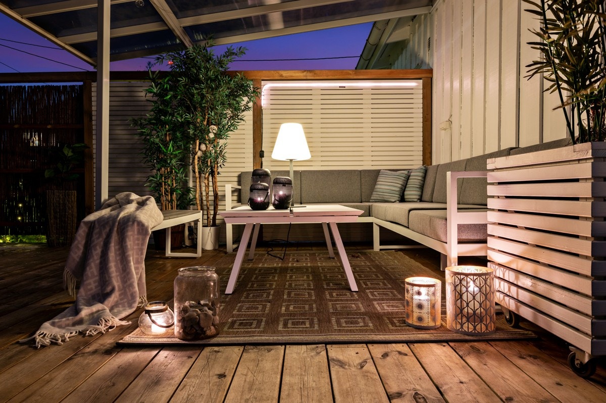 Kveldsstemning på terrassen. Galleribilde