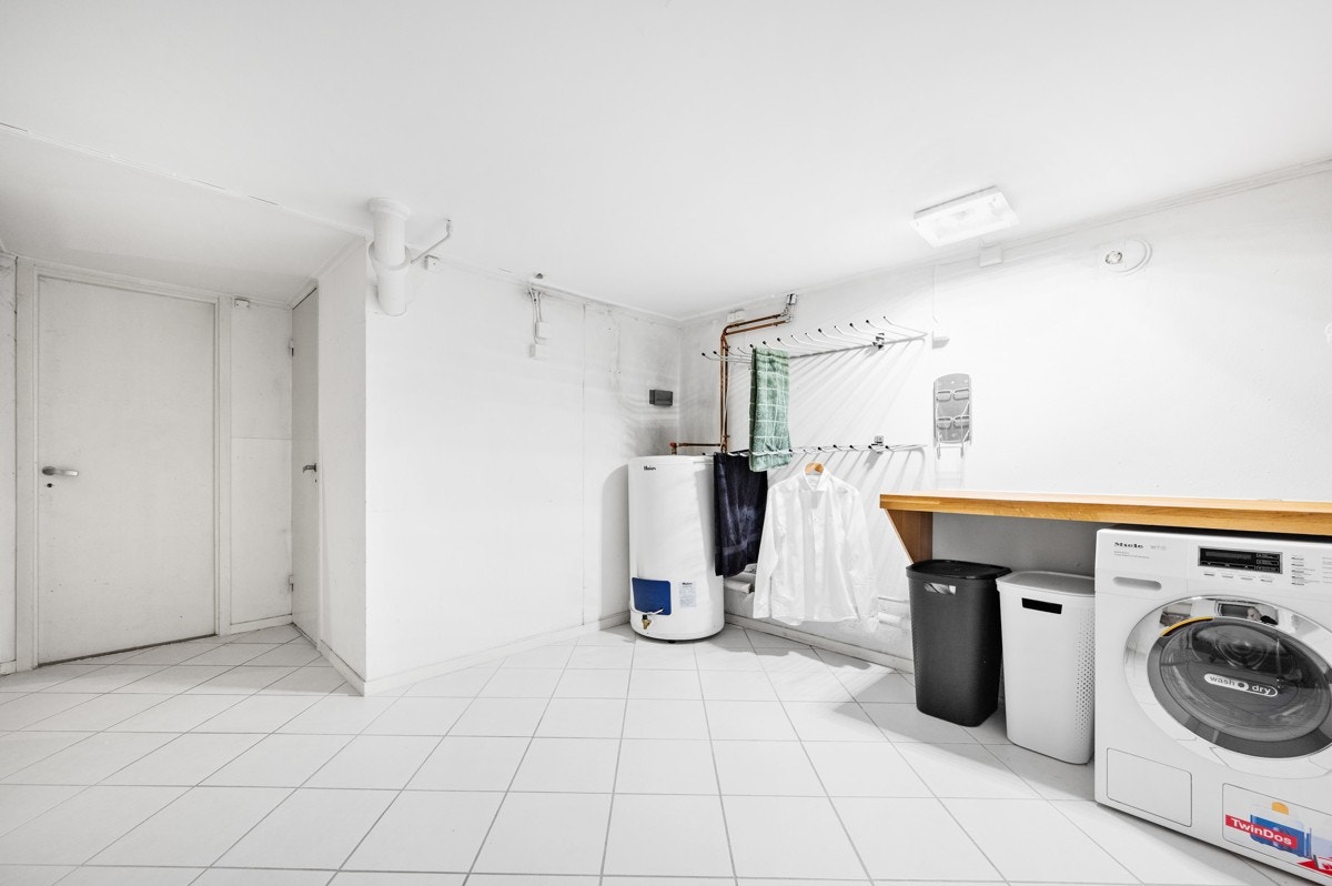 Fra vaskerommet er det inngang til boder. Galleribilde