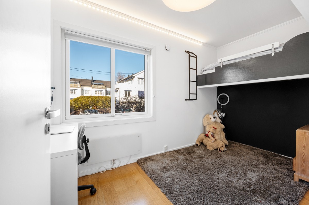 Soverom 2 er også av god størrelse. Her er det innredet med en plassbygd køyeseng for å utnytte plassen maksimalt. Galleribilde