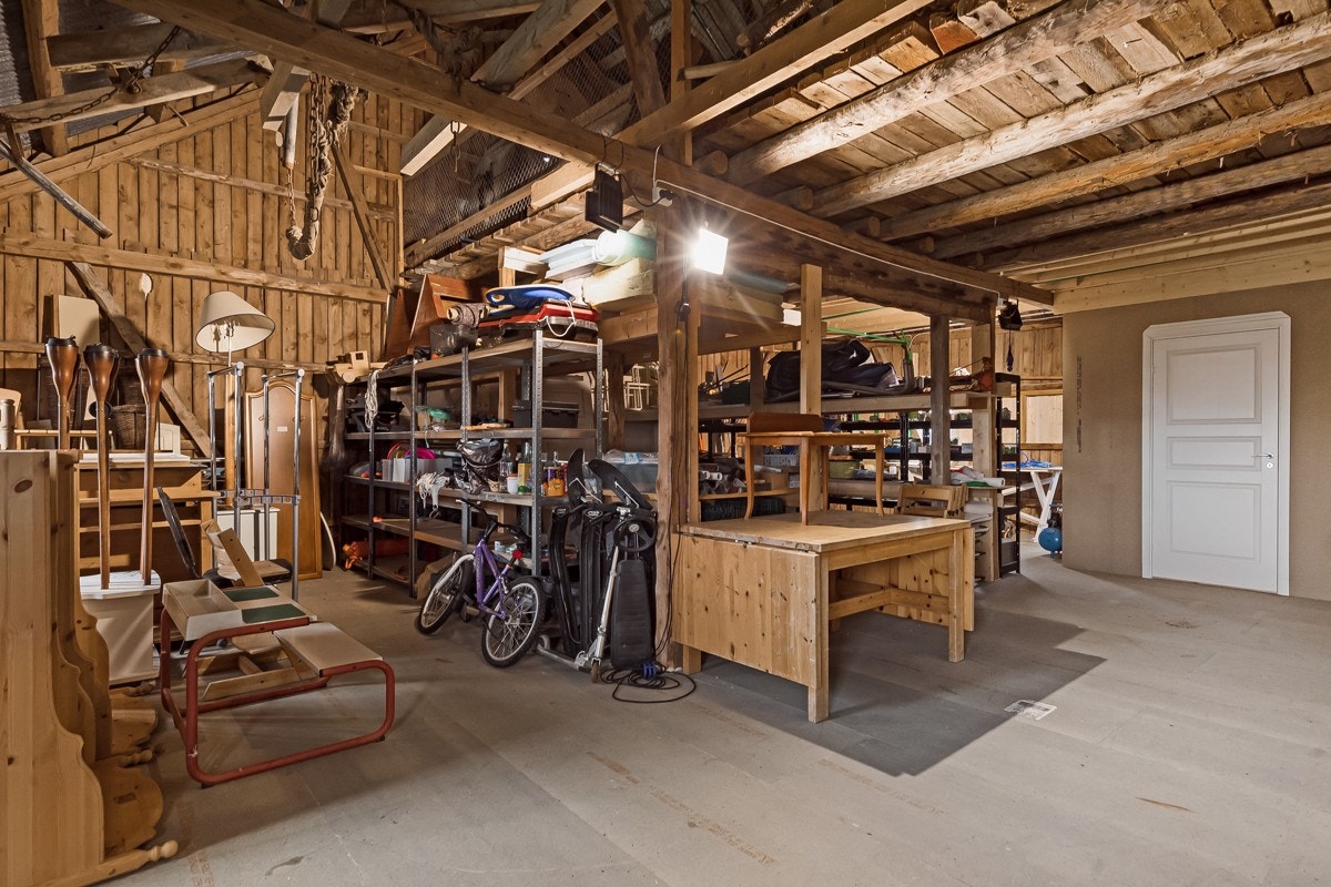 I tredje etasje er det et landbruksmuseum med gjenstander fra gården. Galleribilde