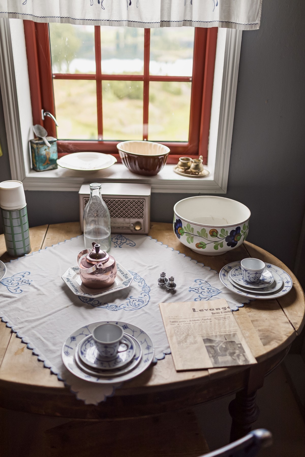 Museet i 2. etasje er et bruksmuseum. Det er blant annet opplevd at en del eldre folk som har vært i selskap, har tatt med seg kaffen og satt seg på stuen i museet. Galleribilde