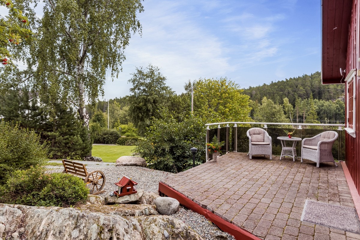 Smia heter smia, fordi det sto en gammel smie på stedet tidligere. Denne er satt opp i 2001, og utvidet med bad og kjøkkenkrok i 2016. Galleribilde