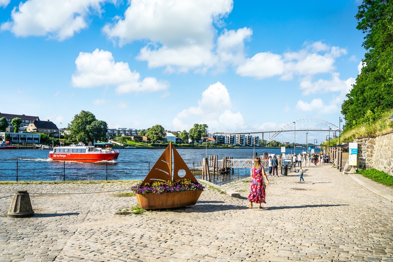 Ferje forbindelse til bl.a. Fredrikstad sentrum fra Gamlebyen Galleribilde