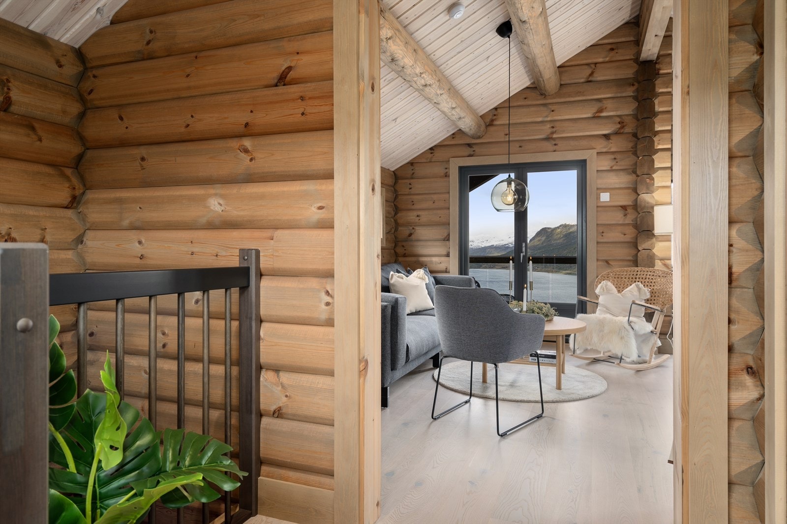 c1 5 fra trapp inn i stue Galleribilde