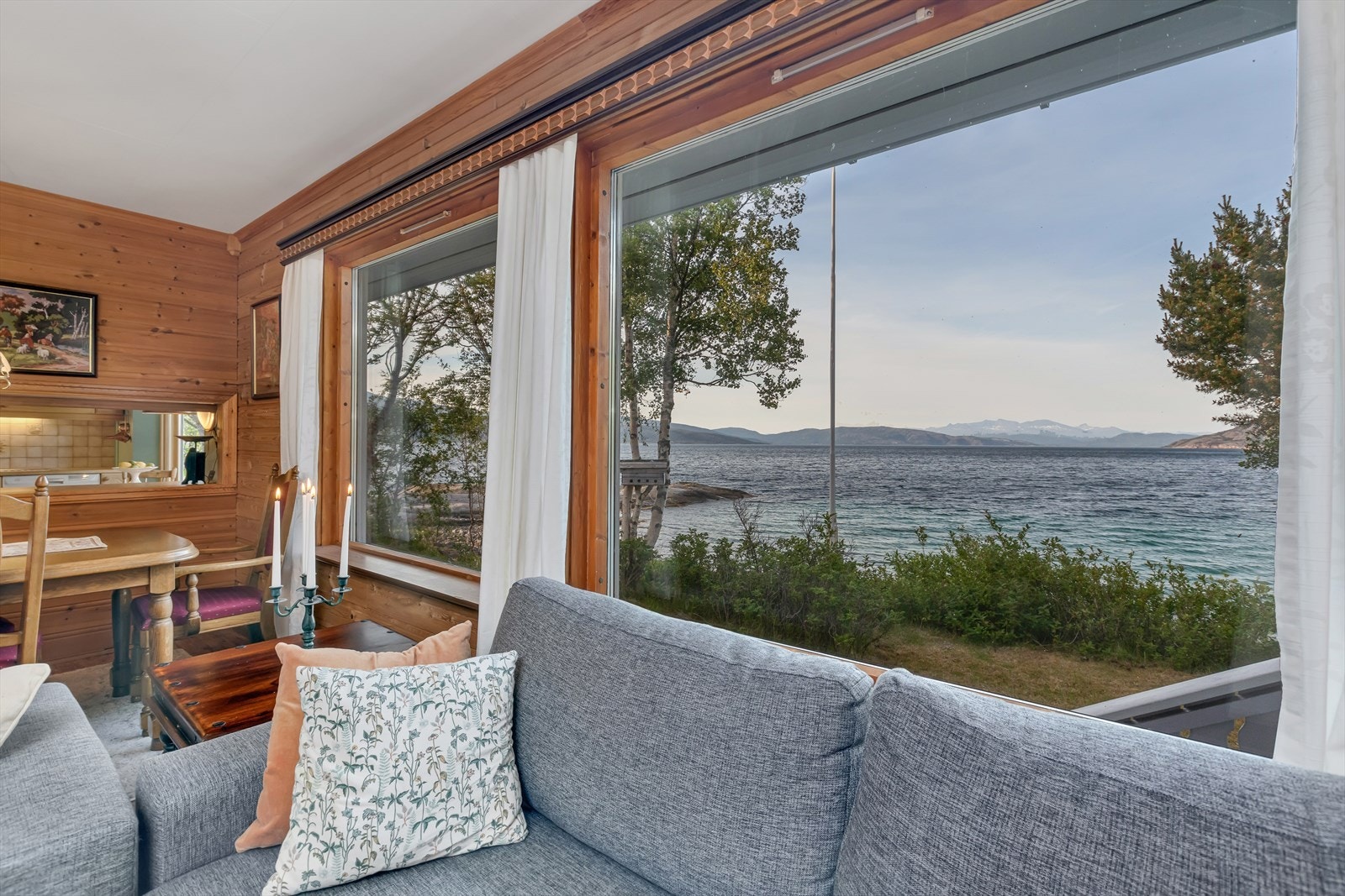 Hovedplan - Utsikt fra stuevindu Galleribilde