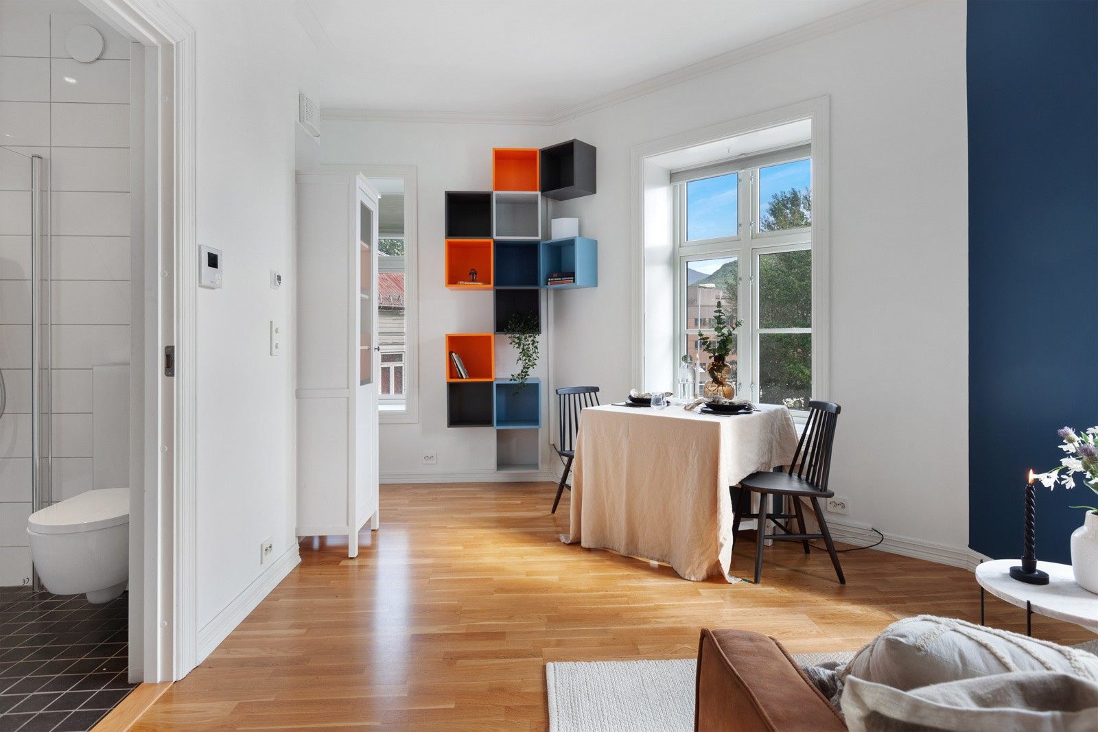 Leiligheten holder gjennomgående høy standard