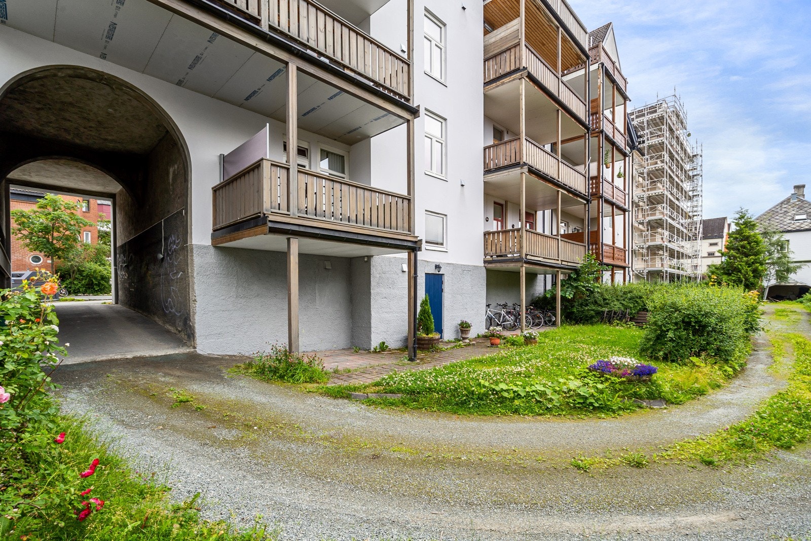 Leilighetens sentrale beliggenhet gir gang- og sykkelavstand til alt av servicefasiliteter, samt studiesteder og høyskoler Galleribilde