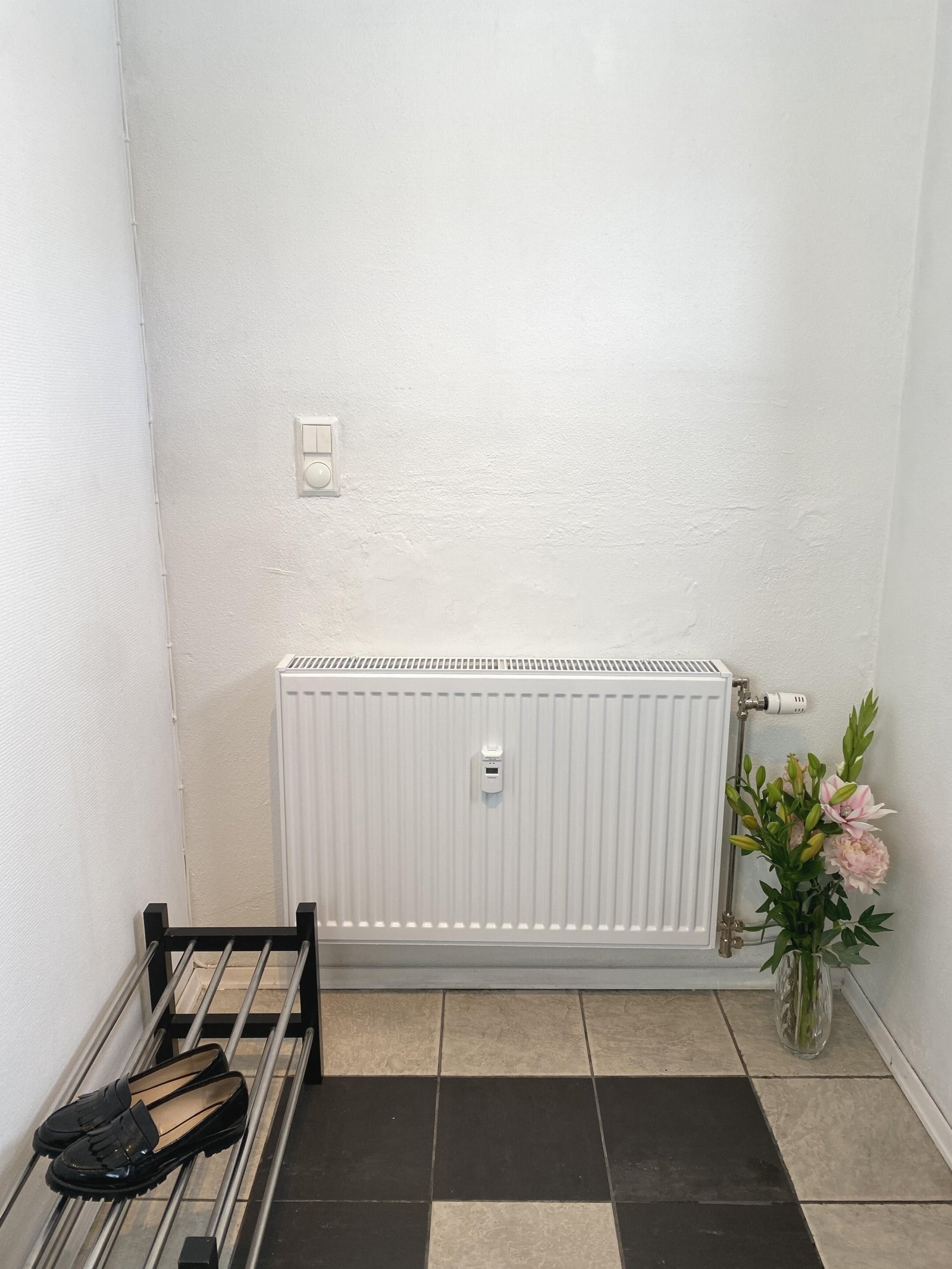 Proaktiv Eiendomsmegling - Flislagt entré med sentralvarme (inkl. i felleskostnadene) Galleribilde