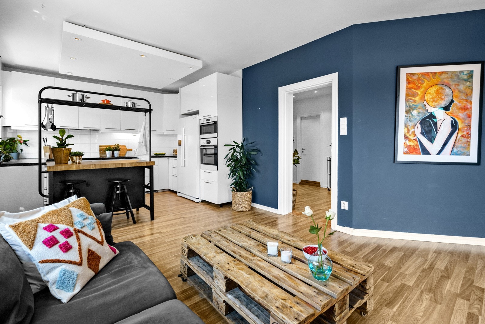 Det er godt med sitteplasser for å invitere familie og venner til et hyggelig middagsmåltid. Galleribilde