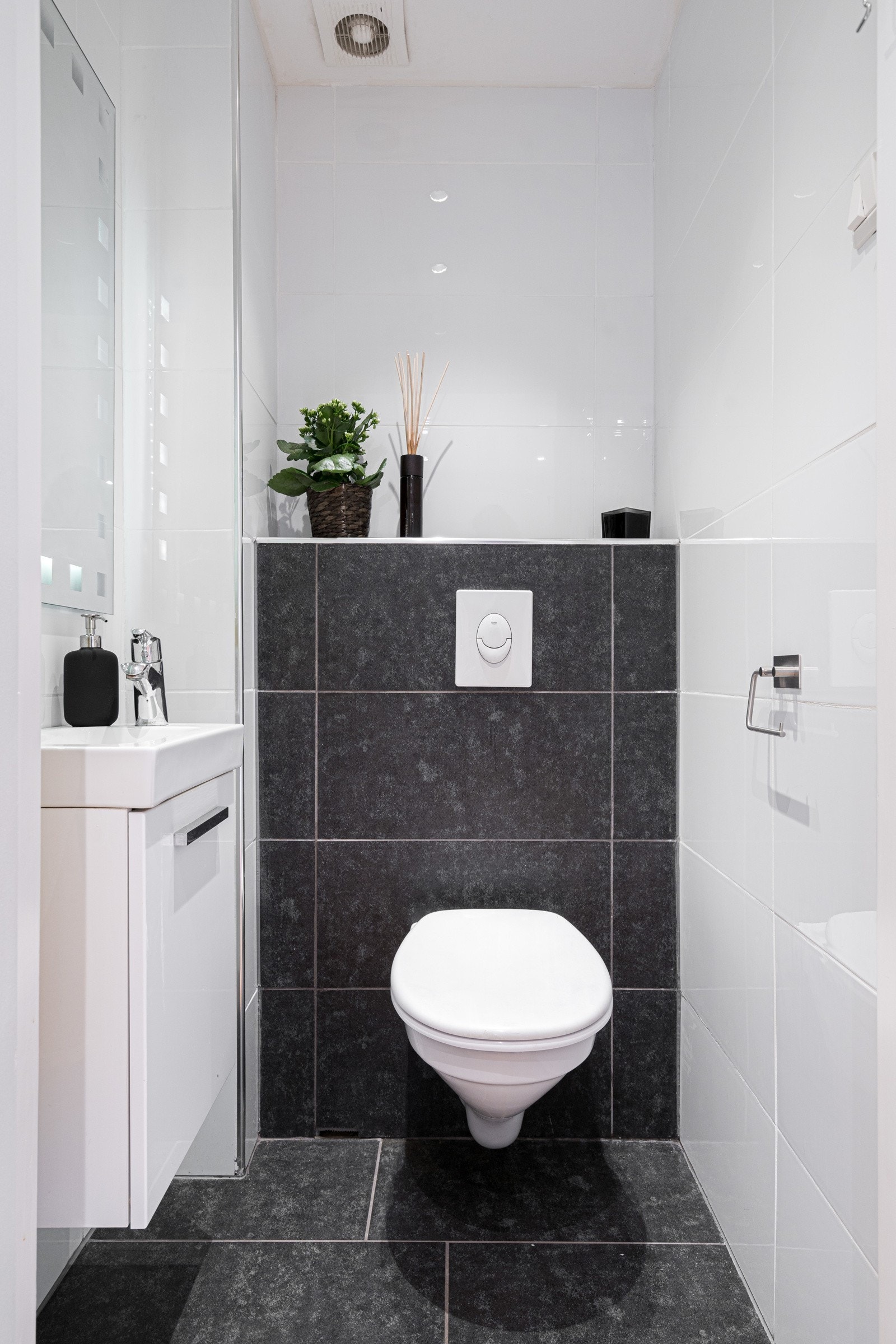 Separat wc i tilknytning til entre. Galleribilde