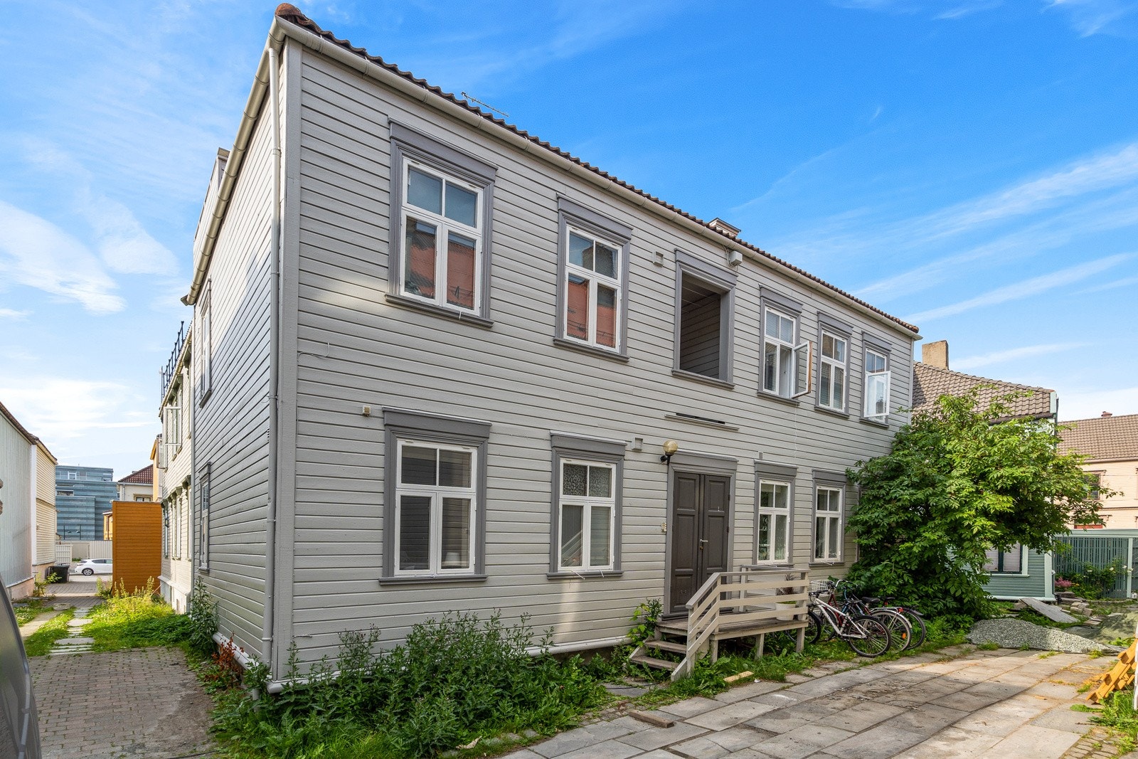 Møllenberg er ett av Trondheims mest ettertraktede områder, med umiddelbar nærhet til "alt" av servicefasiliteter og det man ellers skulle trenge i hverdagen Galleribilde