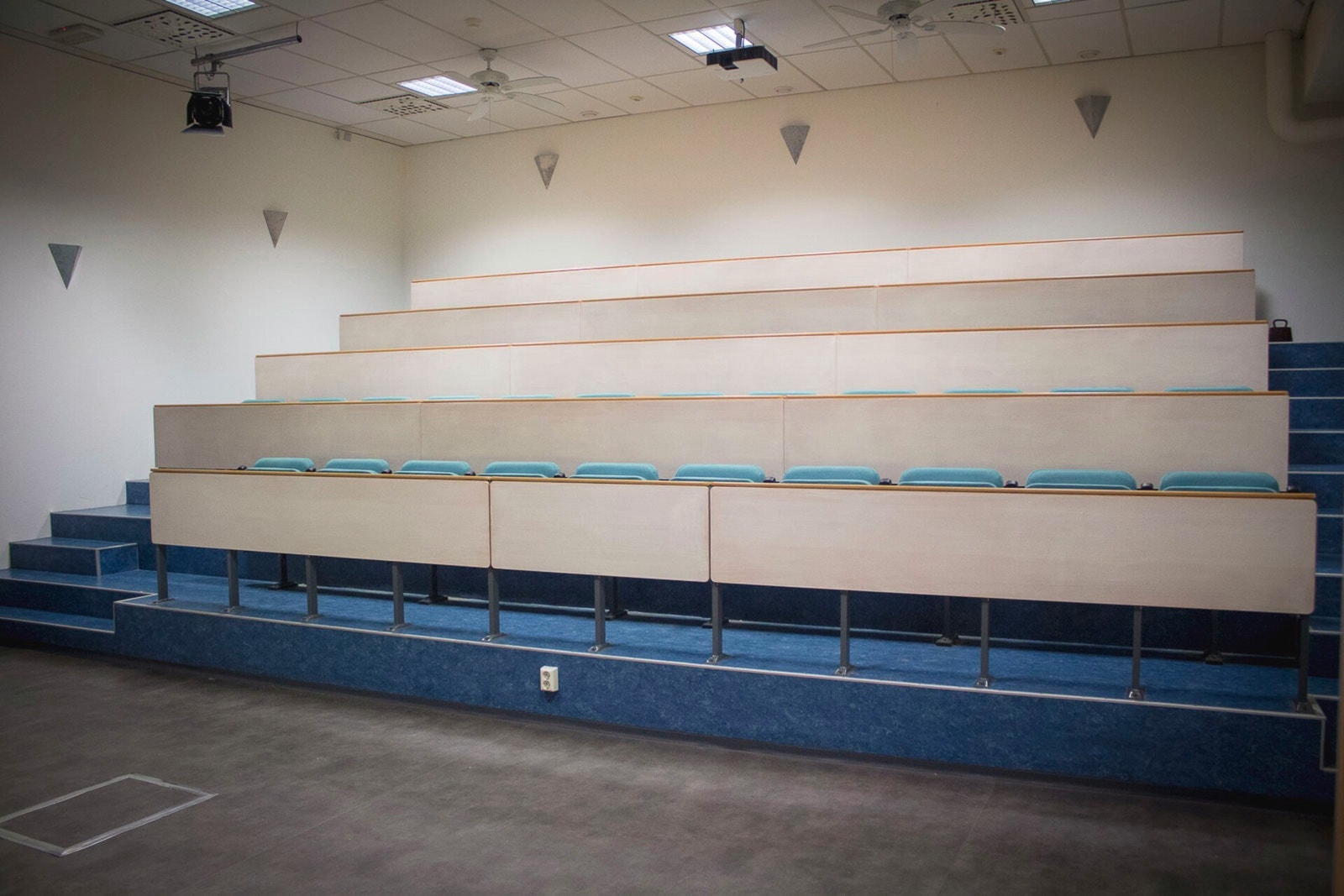 Auditorium med plass til over 50 personer, booking i App Galleribilde