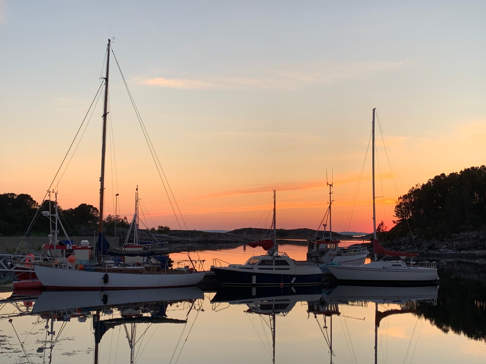 Kveld i havna på Abelvær Galleribilde