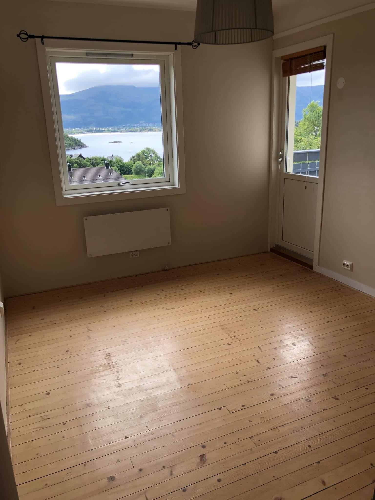 Soverom1 med egen utgang til balkong Galleribilde