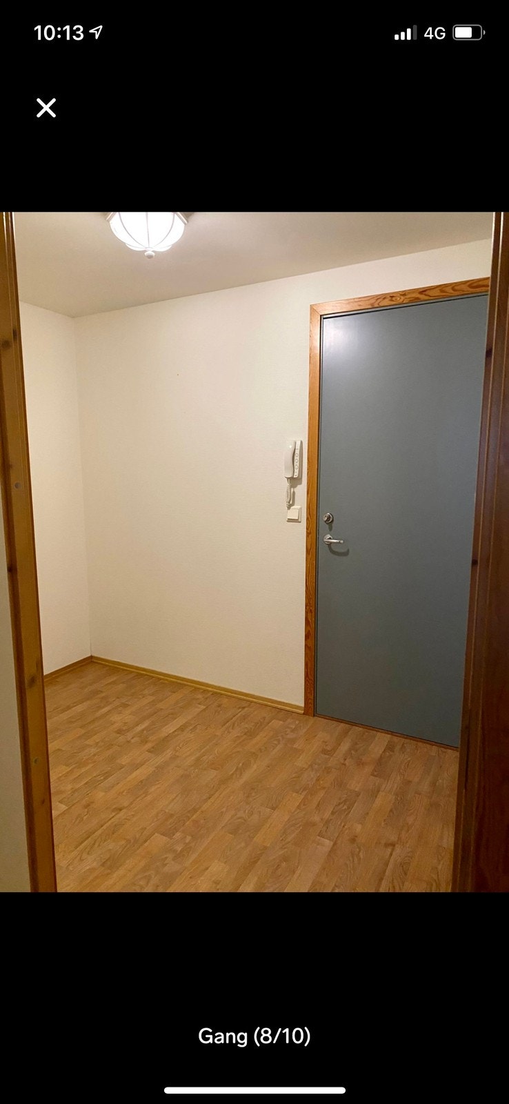 Entre med god plass til garderobe og oppbevaring Galleribilde