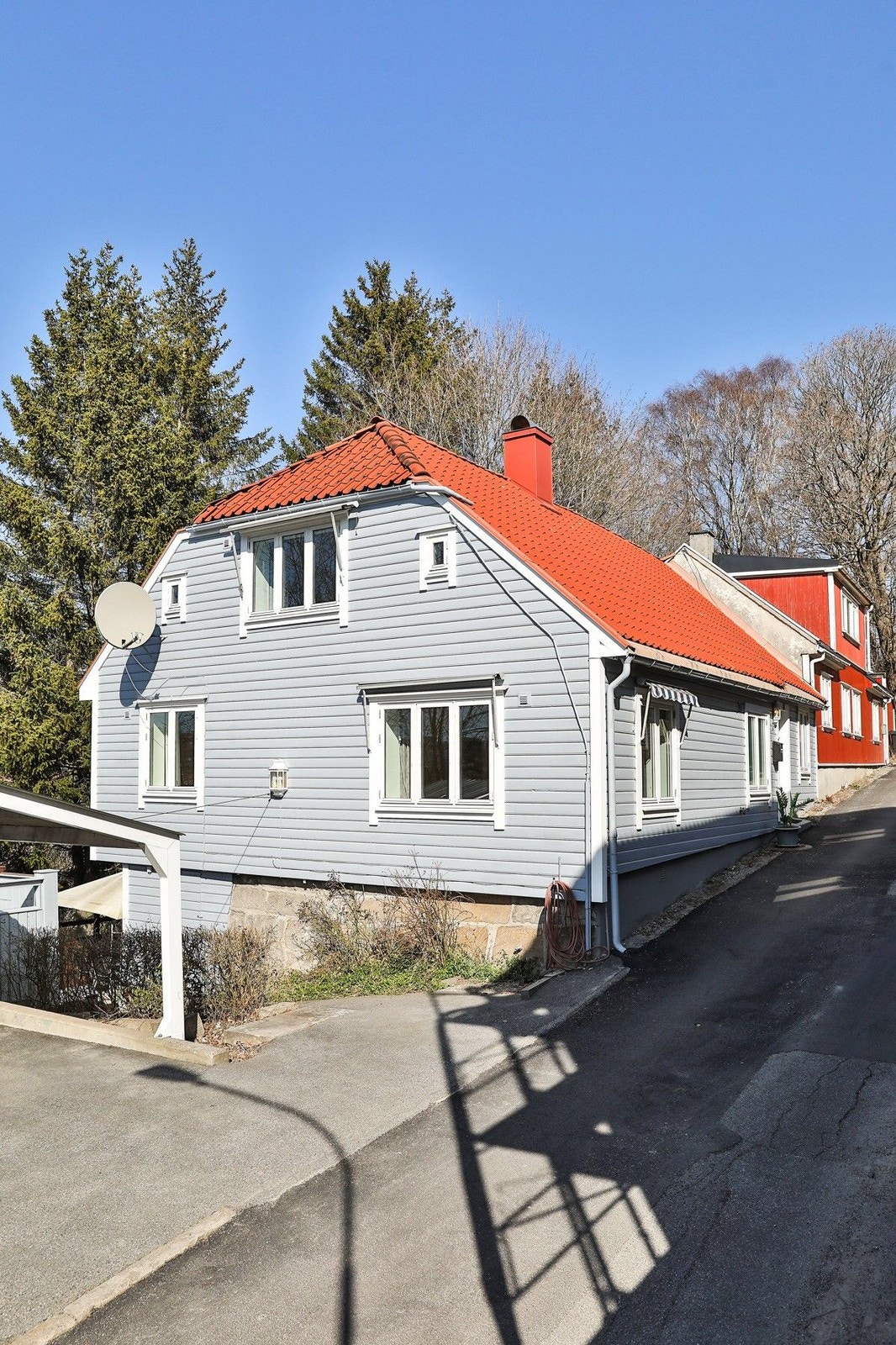 Huset sett utvendig fra siden. Galleribilde