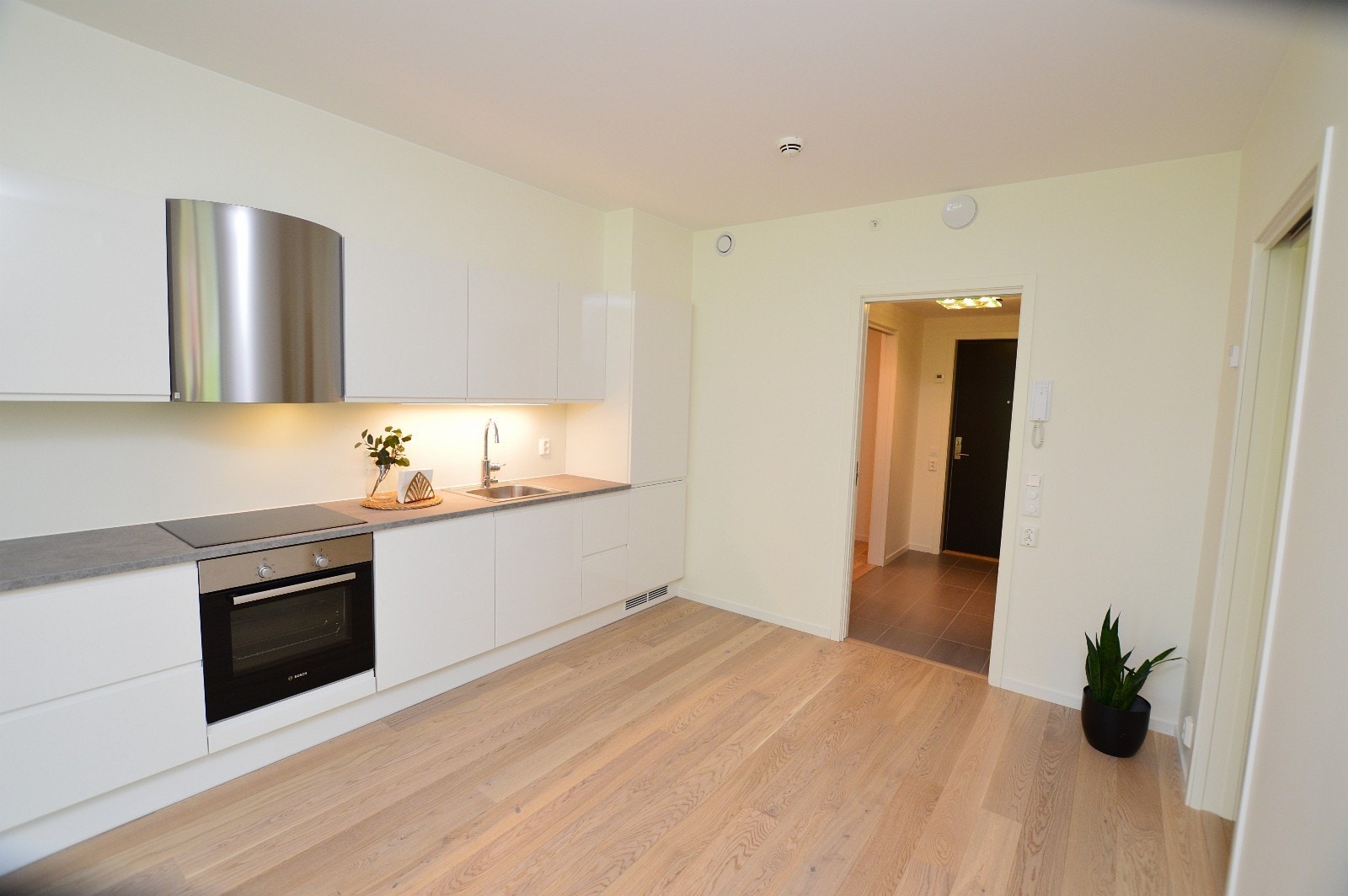 Kjøkkeninnredning fra JKE Design. Integrerte hvitevarer Galleribilde