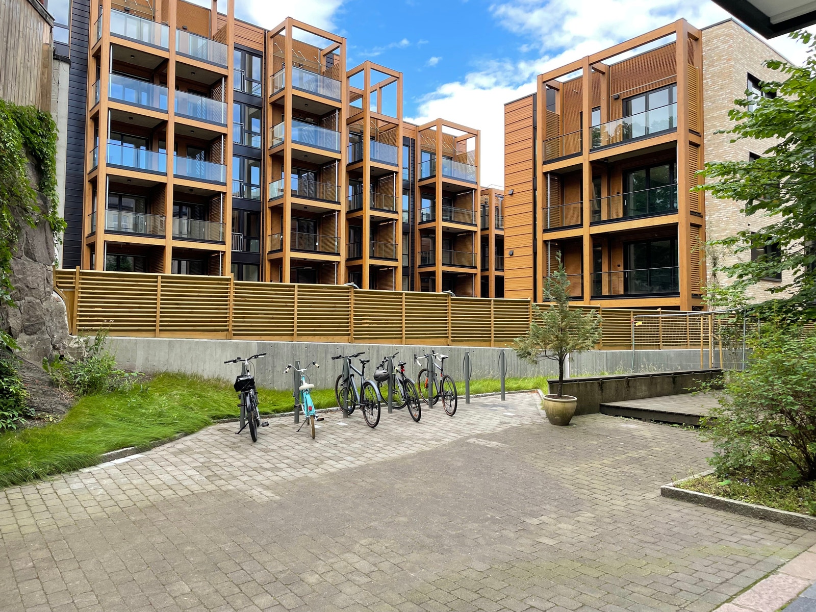 Bakgård Galleribilde