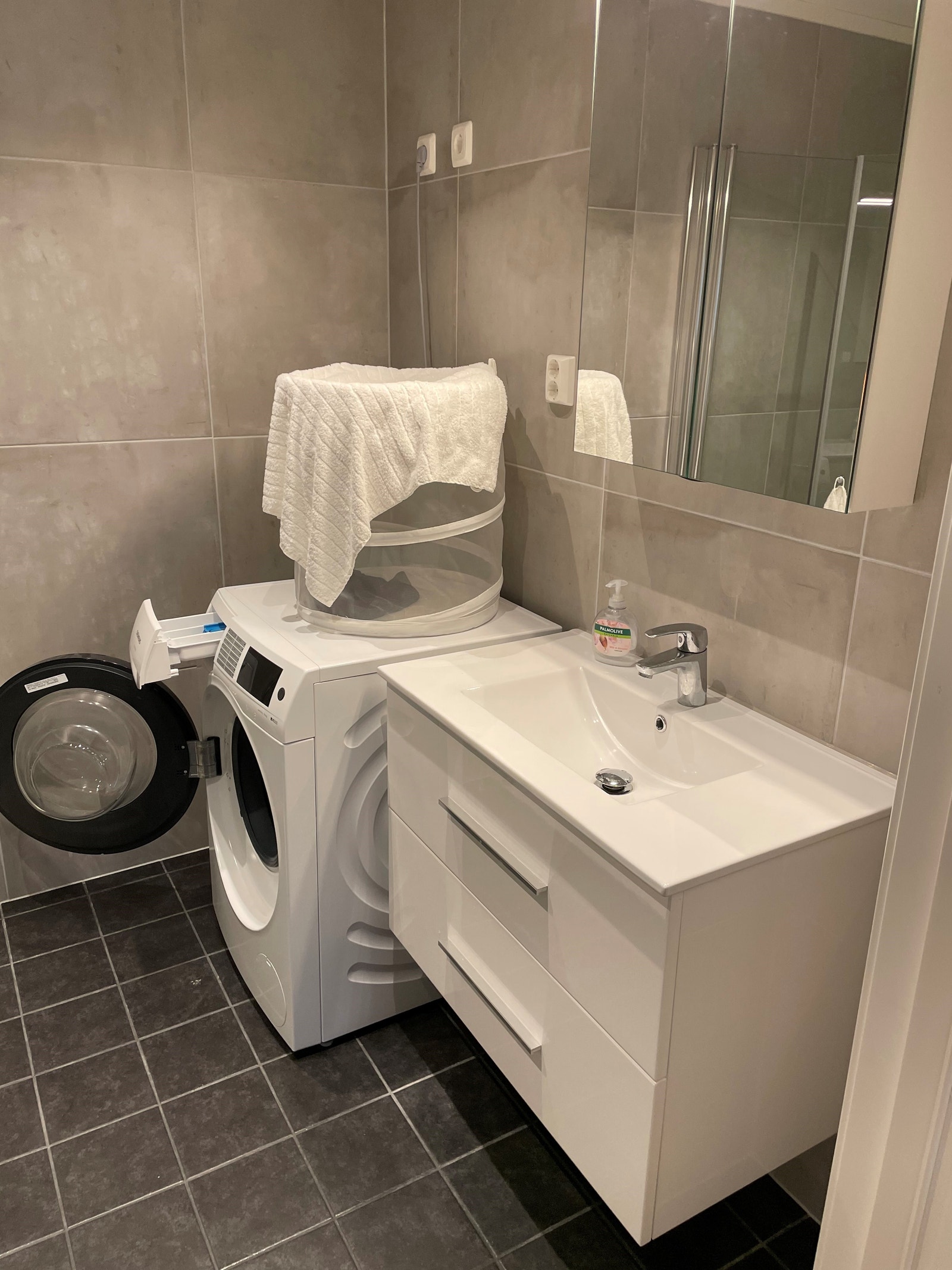 Plass til vaskemaskin/ tørketrommel på bad Galleribilde