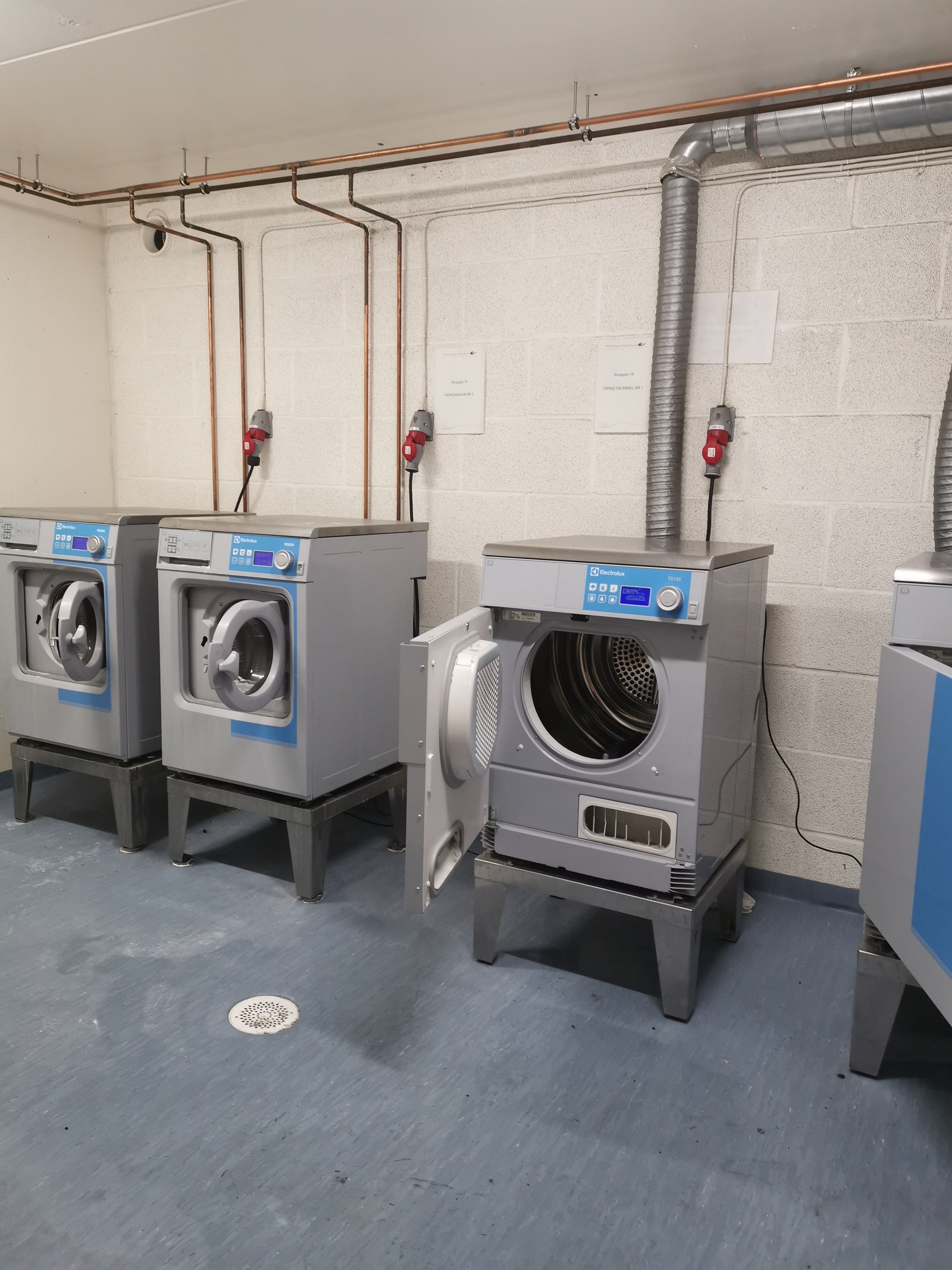 Fellesvaskeri ligger i samme etasje Galleribilde