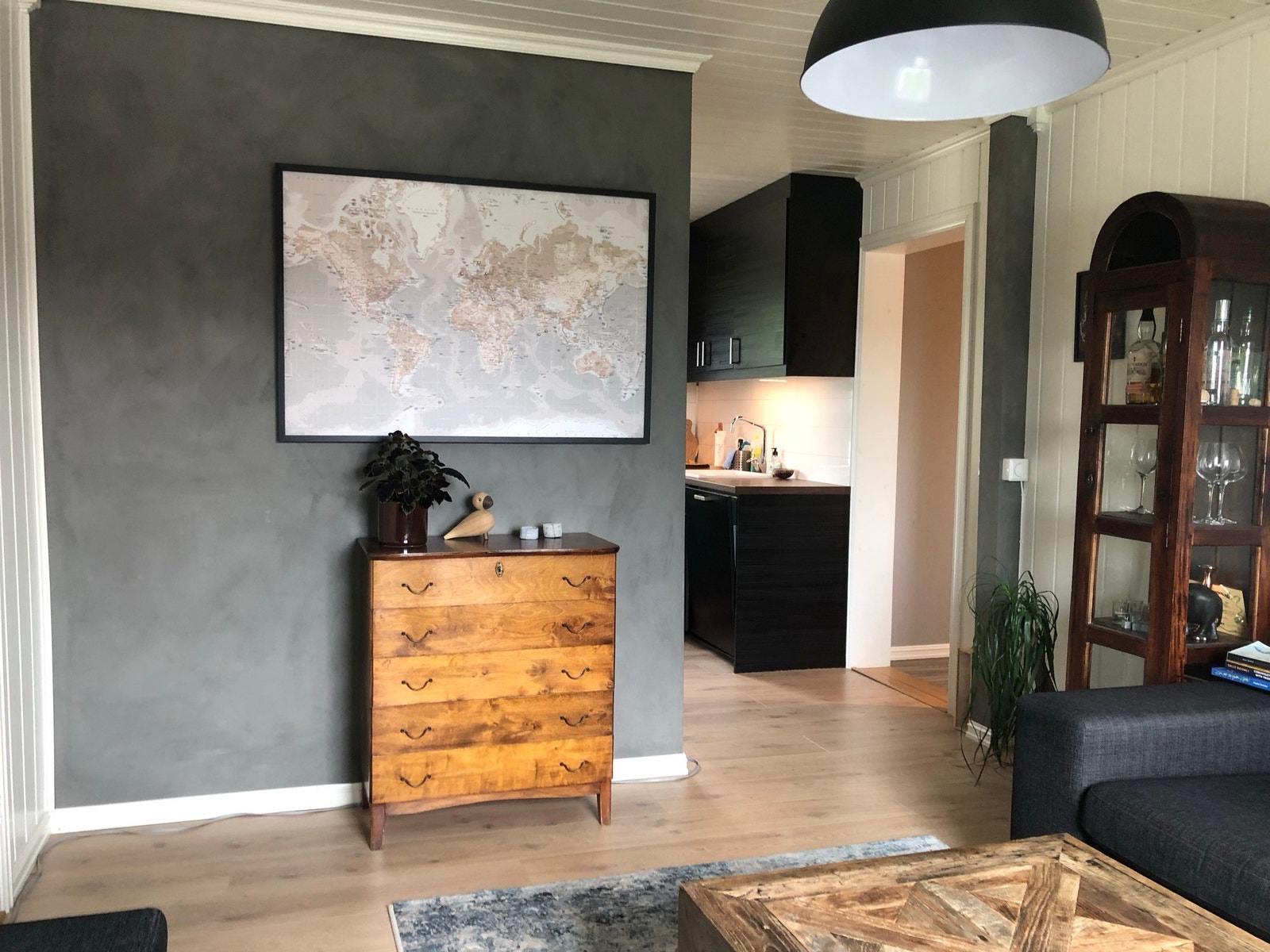 Stue mot kjøkken Galleribilde