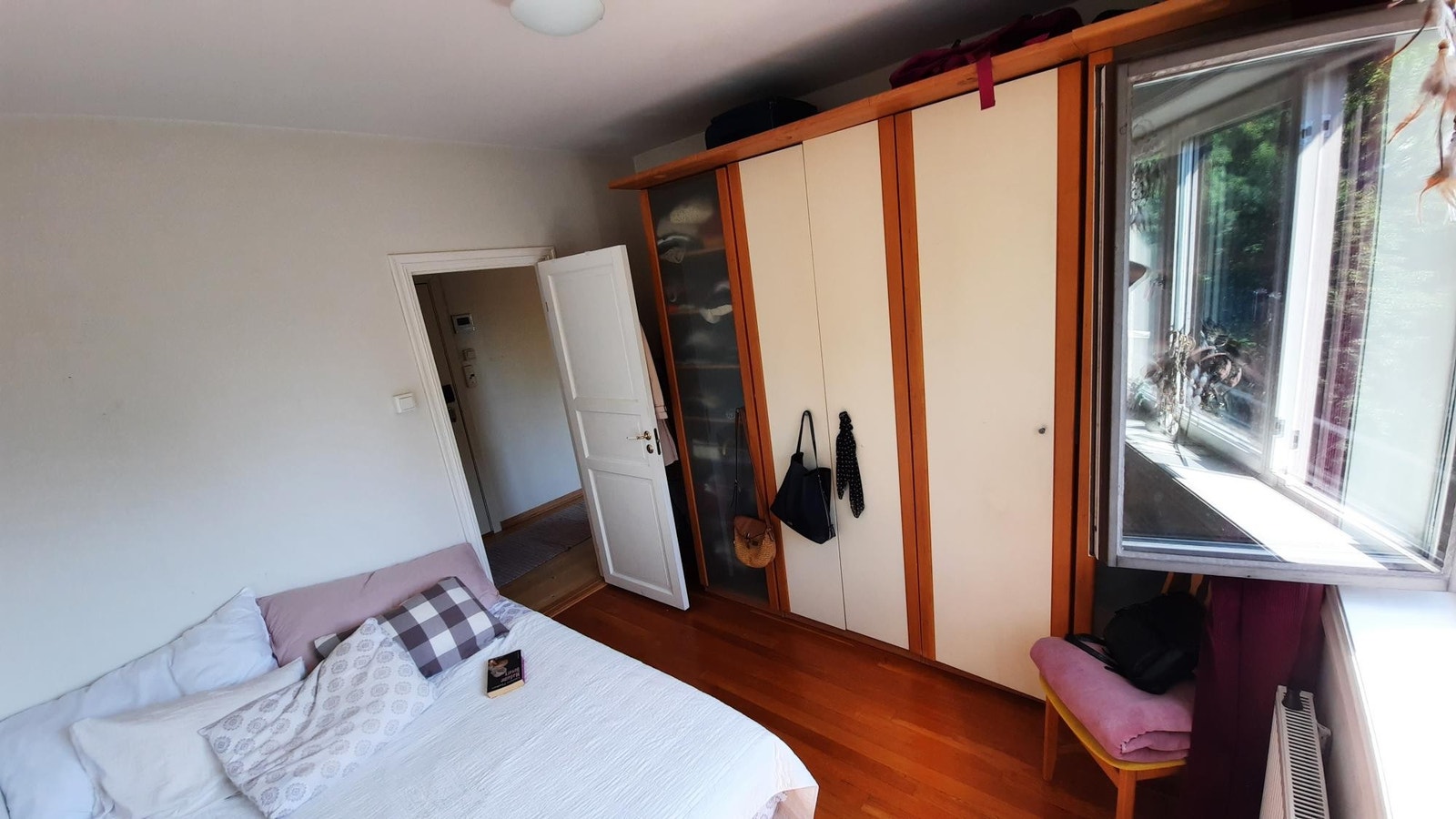 Room pic1 Galleribilde